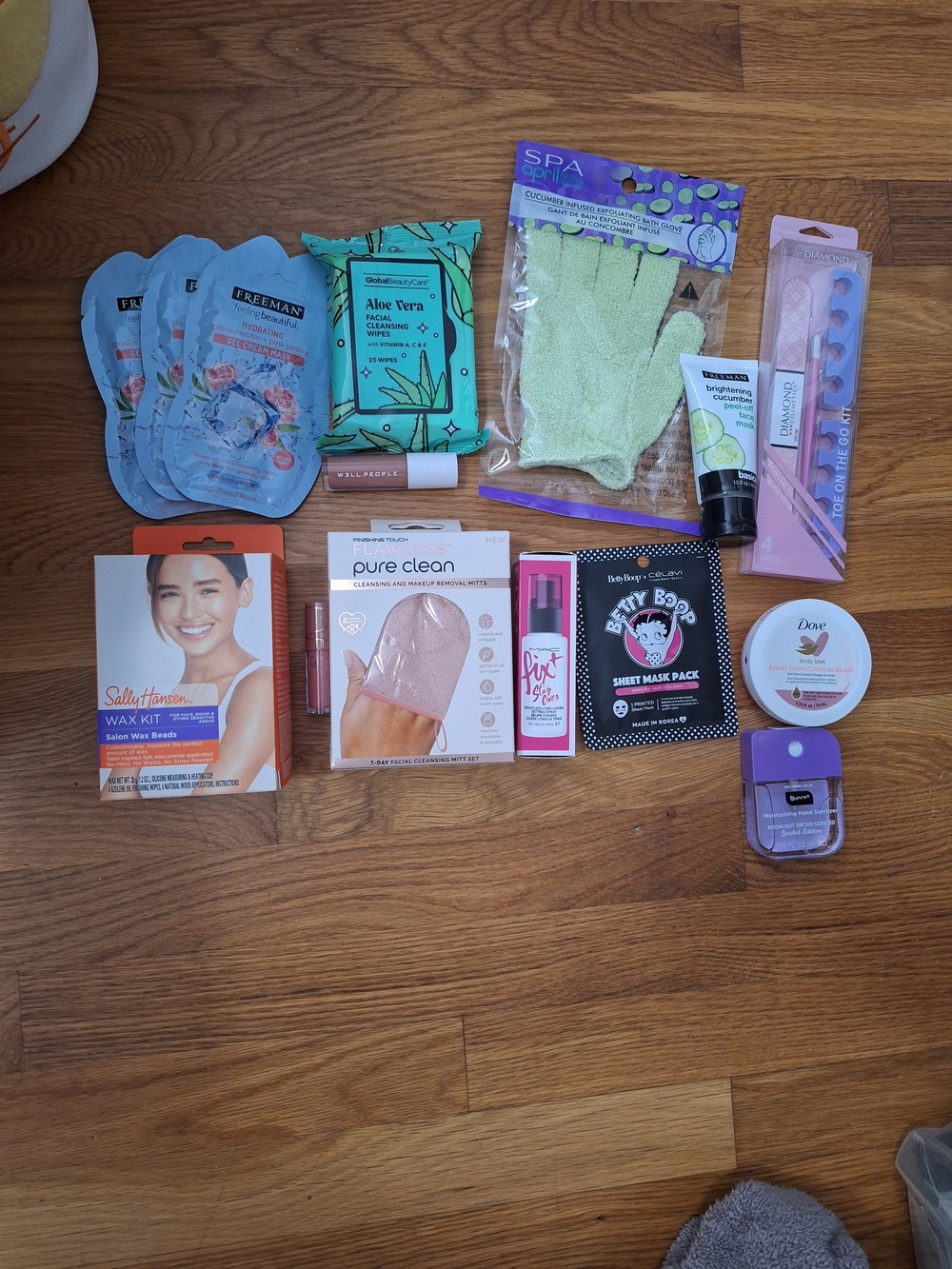 Assorted Women’s Skincare Cleanser & Exfoliant Bundle -
